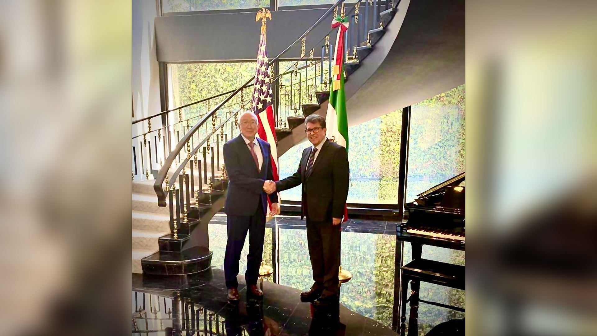 Lee más sobre el artículo Analizan el senador Ricardo Monreal y embajador de EU, Ken Salazar, temas de la relación bilateral