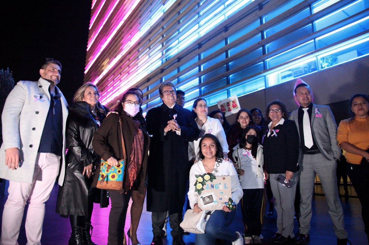 Lee más sobre el artículo Iluminan Senado de azul y rosa para conmemorar “Día Mundial del Duelo Gestacional y Perinatal”